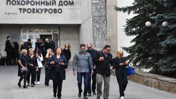 Вдовца Валентины Легкоступовой выгнали с похорон певицы