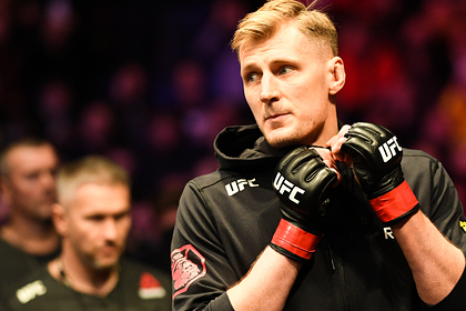 Волков нокаутировал Харриса на UFC 254